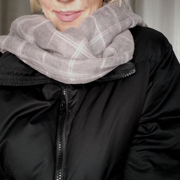 Foulard. - Picture 3 of 3